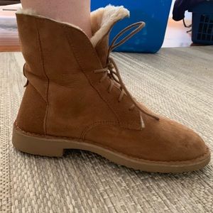 Quincy size 9 chestnut ugg boots